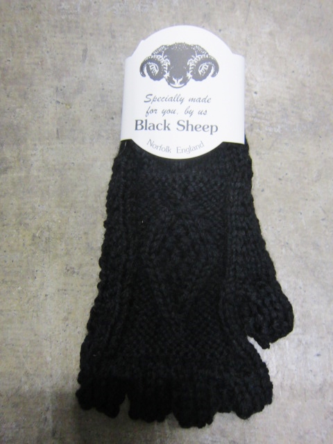 レジ前の人気小物！★？　BANDWAGON(MIX SOX) ＆ BLACK Sheep(手袋)！！　_d0152280_024861.jpg