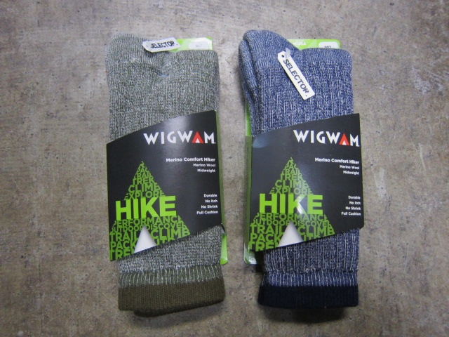 レジ前の人気小物!★? BANDWAGON(MIX SOX) & BLACK Sheep(手袋)!! _d0152280_030118.jpg