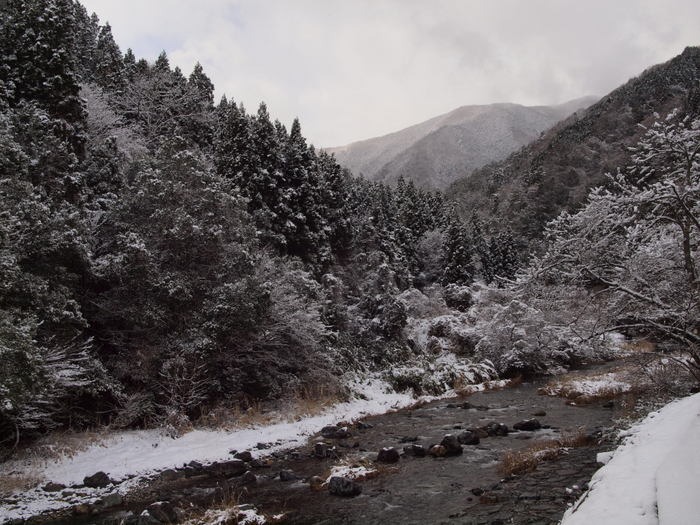 雪景色の山と水内川など_c0116915_2330592.jpg