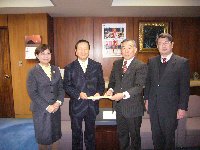 2014年度の予算編成に対する要望書を提出しました。_c0133422_2334288.jpg