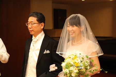 新郎新婦様からのメール　コスモスのブーケ　自由学園明日館さまへ１_a0042928_18411463.jpg