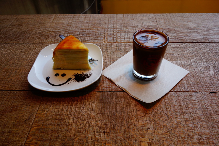 LATTEST Omotesando Espresso bar(ラテスト)表参道/カフェ~表参道をぶらぶら その2_a0287336_1044574.jpg
