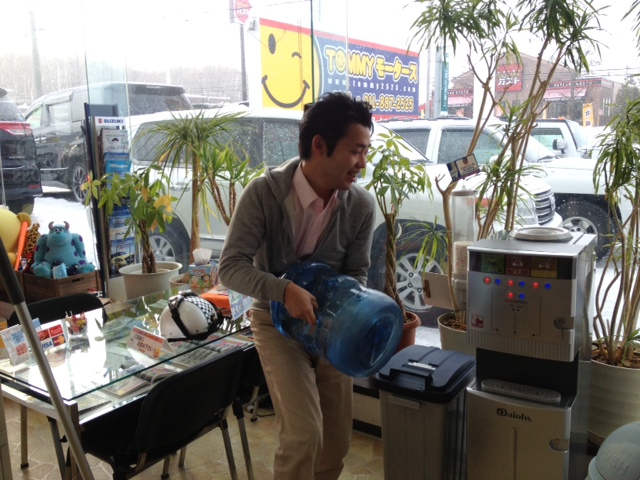 山本が送ります。本日のTOMMY☆彡ランクル200 ディーゼル ハマー アルファード_b0127002_16515297.jpg