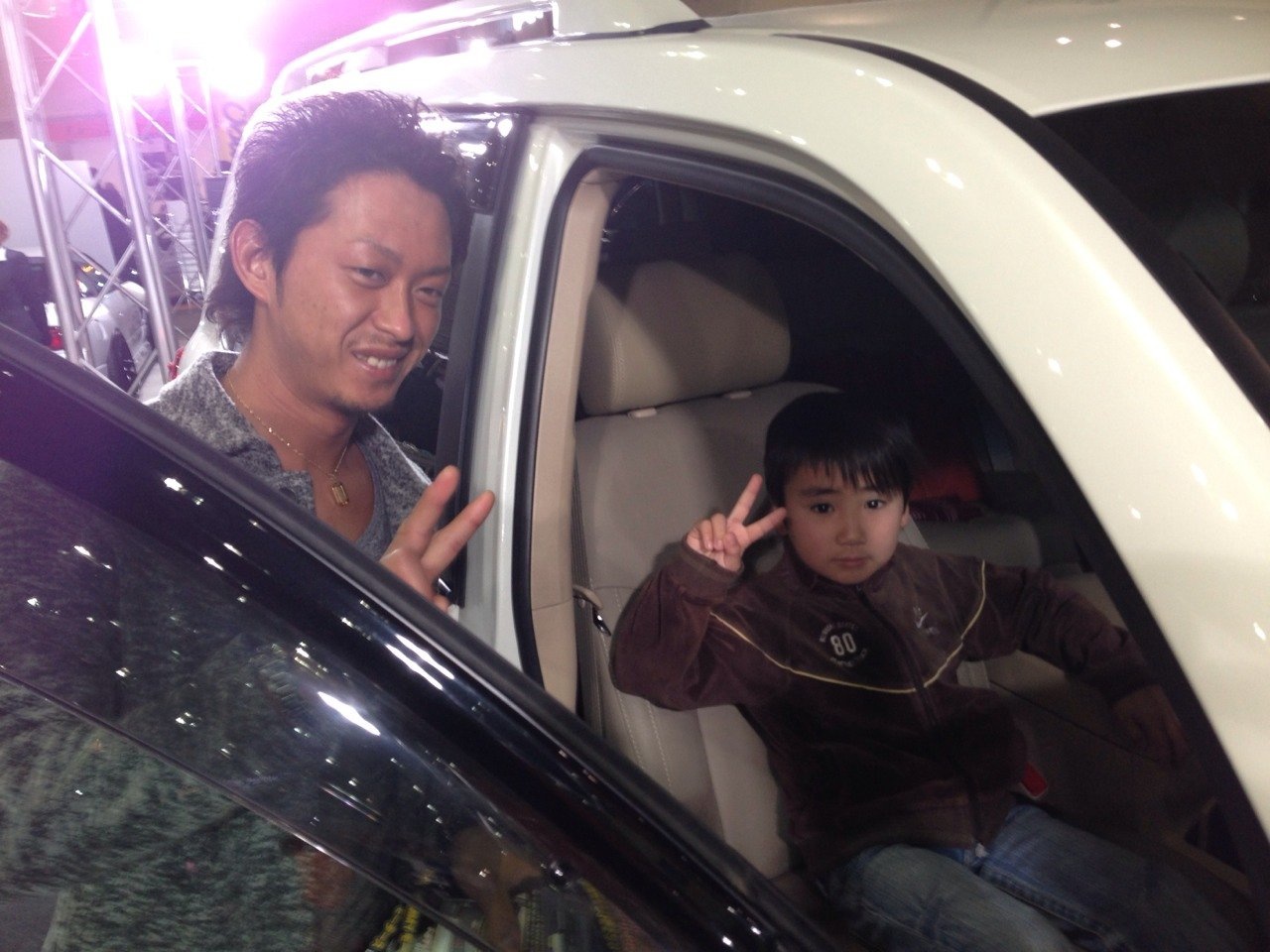 山本が送ります。本日のTOMMY☆彡ランクル200 ディーゼル ハマー アルファード_b0127002_1658286.jpg
