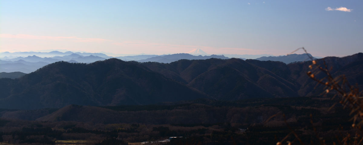 高原山中腹・県民の森第一展望台からの東京スカイツリー遠望（129.7ｋｍ）、富士山遠望（196ｋｍ）_c0043361_23182680.jpg