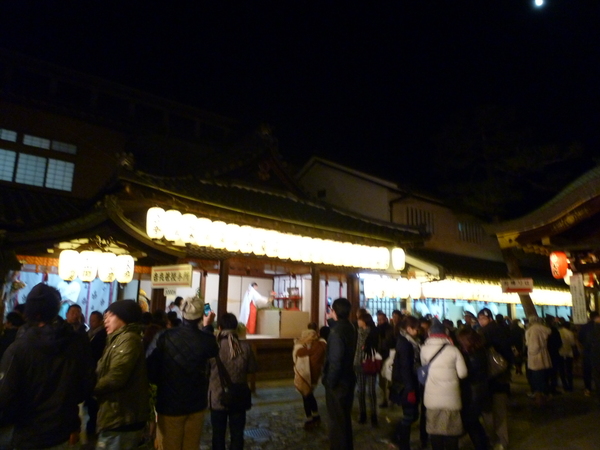 「商売繁盛で笹もってこい♪」　京都ゑびす神社_c0190486_10383144.jpg