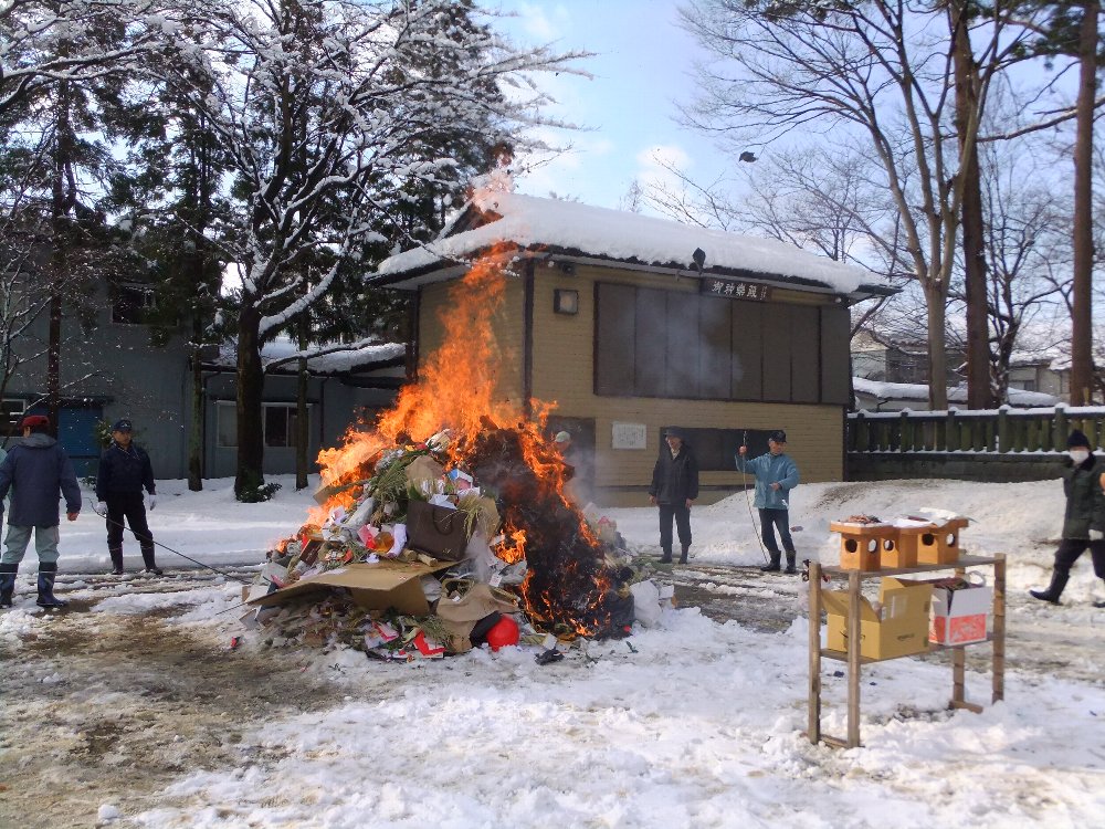 陀羅尼神社の賽の神_e0087201_1343523.jpg