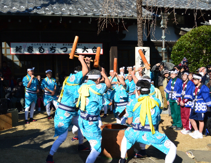 餅つき踊りを見物_b0115553_16193822.png