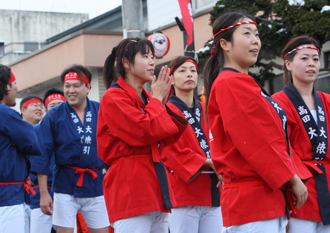 会津美里町の奇祭　「大俵引き」　＜４＞　大俵引き　 ２０１４・０１・１１_e0143883_1944434.jpg