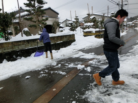 除雪助っ人たち_a0203003_1720294.jpg