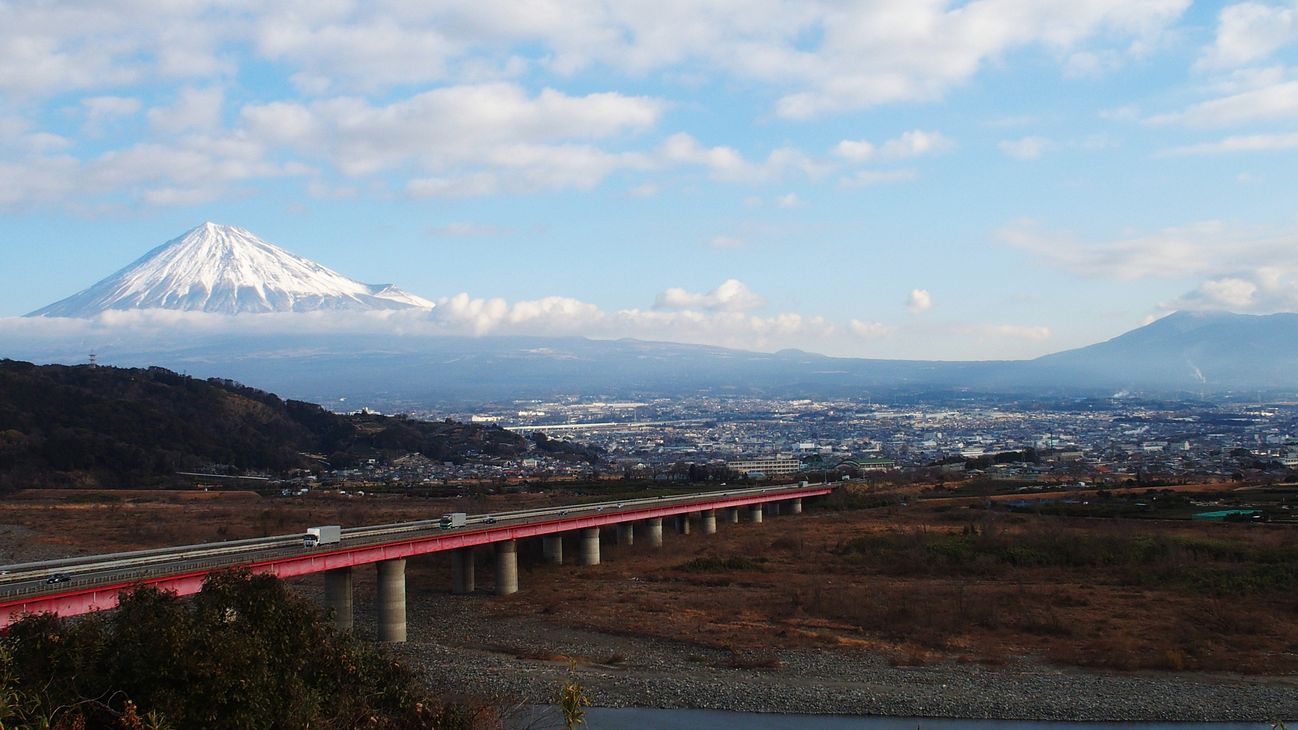 富士山を撮る・・・東名高速・富士川ＳＡ_a0031821_1446435.jpg