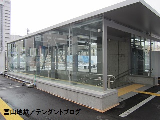 電鉄富山駅から富山ライトレールの乗り換え_a0243562_1651091.jpg
