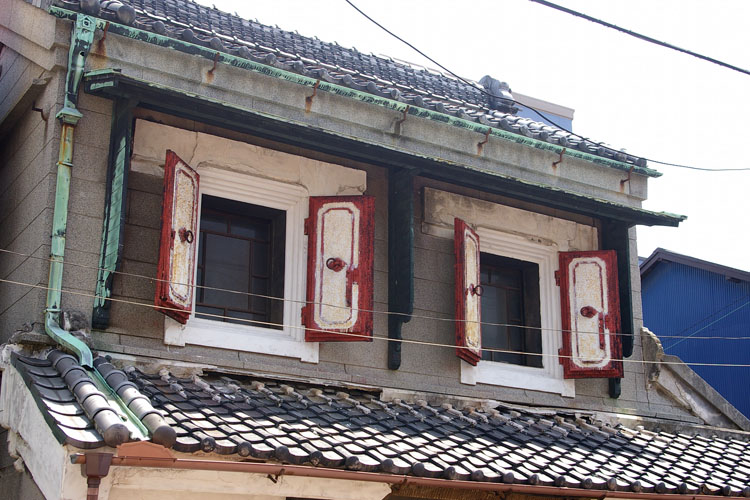 土蔵の扉_f0130879_2315430.jpg