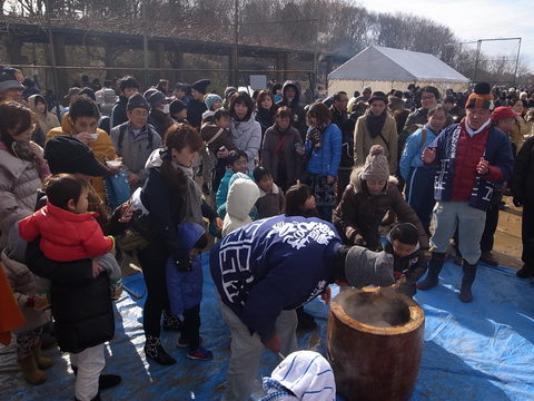 毎年恒例、とんど焼きと餅つき_f0073301_1641837.jpg