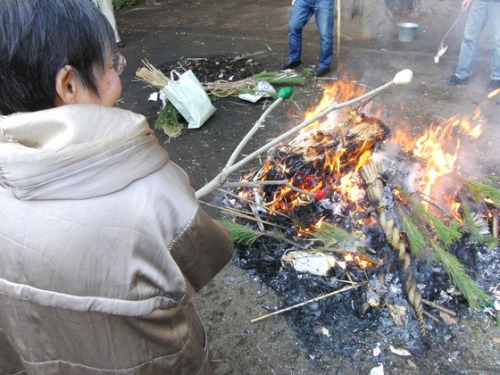 どんど焼き。_e0222340_1742599.jpg