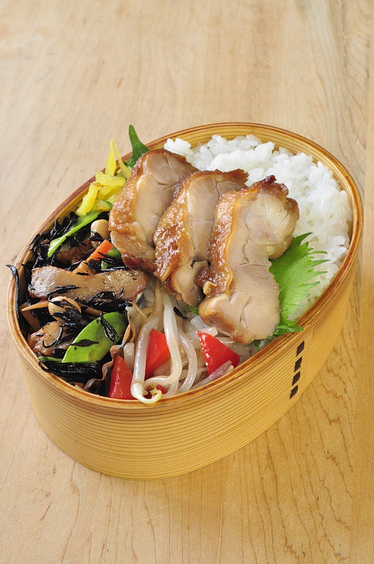 レンジ鶏弁当_b0171098_7282472.jpg