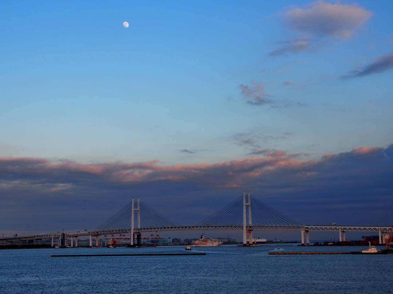 横浜みなとみらいー大桟橋_b0093625_1453218.jpg