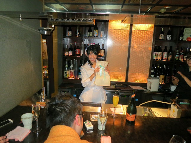 油屋黒松四周年&範田紗々1日店長コラボートイベント_a0019032_21392871.jpg