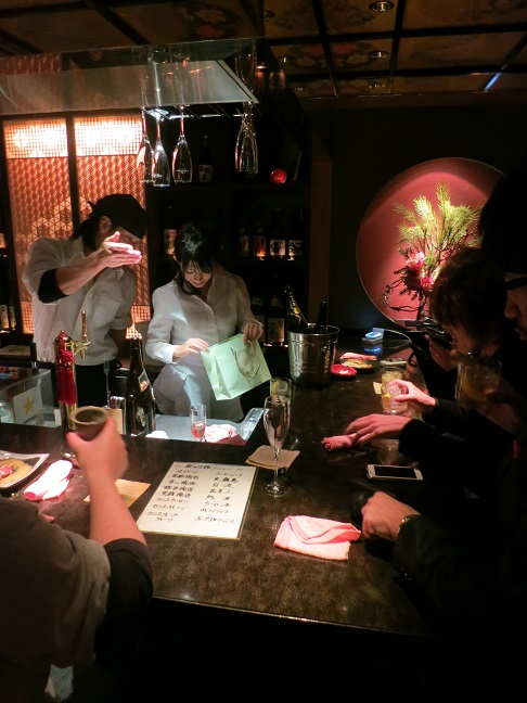 油屋黒松四周年&範田紗々1日店長コラボートイベント_a0019032_21402760.jpg