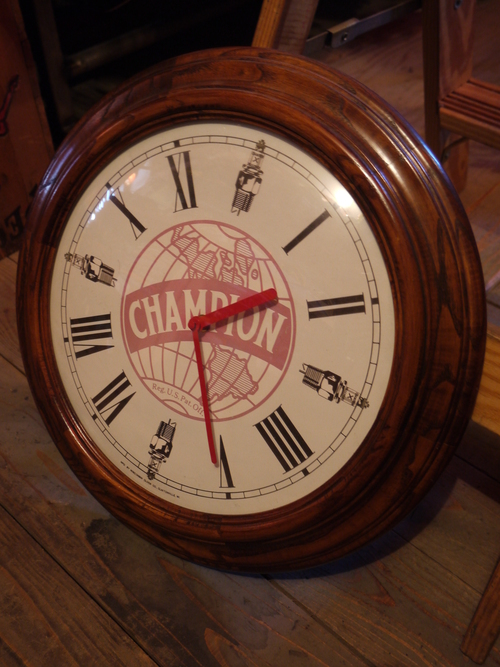 CHAMPION SPARK PLUG VINTAGE WOOD WALL CLOCK_d0217535_10464925.jpg