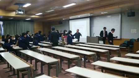 共愛学園前橋国際大学と、ぐんま国際アカデミー中等部・高等部で講演_f0138645_9393239.jpg