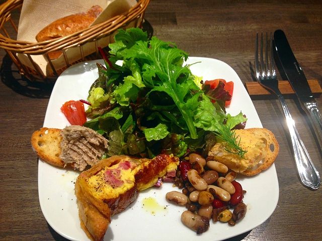 ベビーシートのあるフランス料理店・アヴォロンテさん_a0277483_22585176.jpg