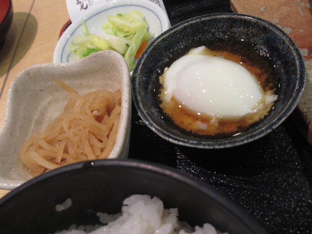 本日は 刺身定食 豪華版!@三是(新宿)_c0212604_23214137.jpg