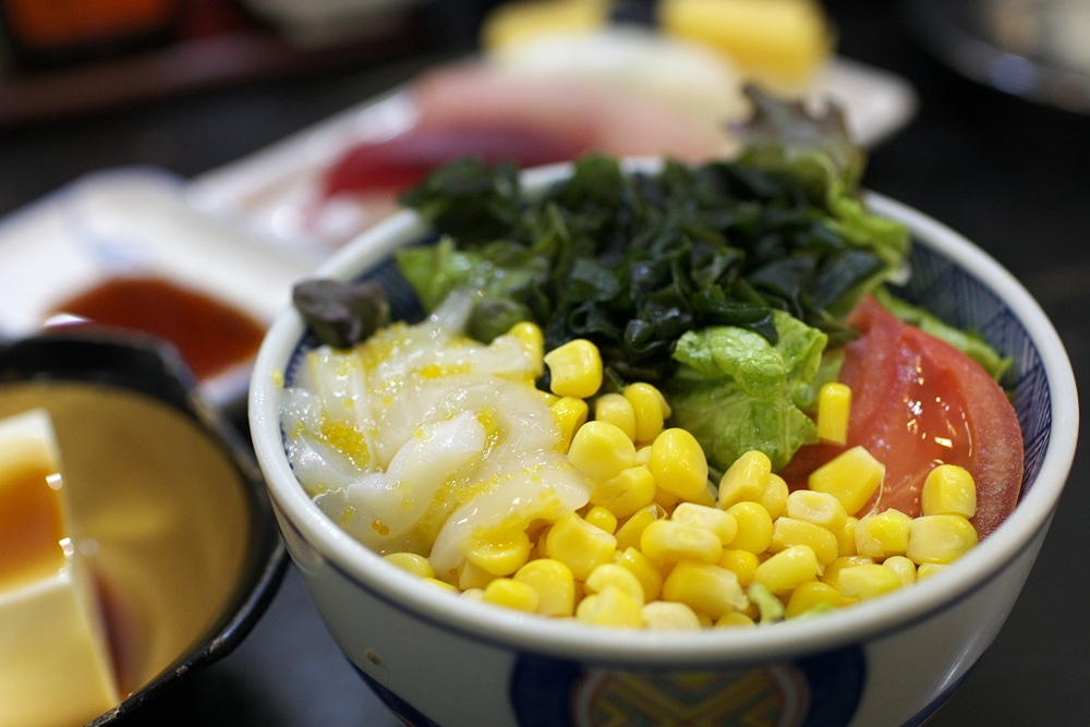しれとこ食堂 訪問5回目 煮込みうどん にぎり寿司セット 焼まんじゅうを食らう しれとこ食堂 訪問5回目 煮込みうどん にぎり寿司セット 焼まんじゅうを食らう