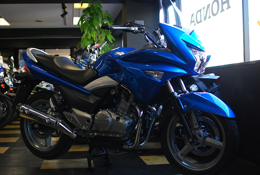 ニューモデル、GSR250S　入荷しました！_d0099181_2010115.jpg