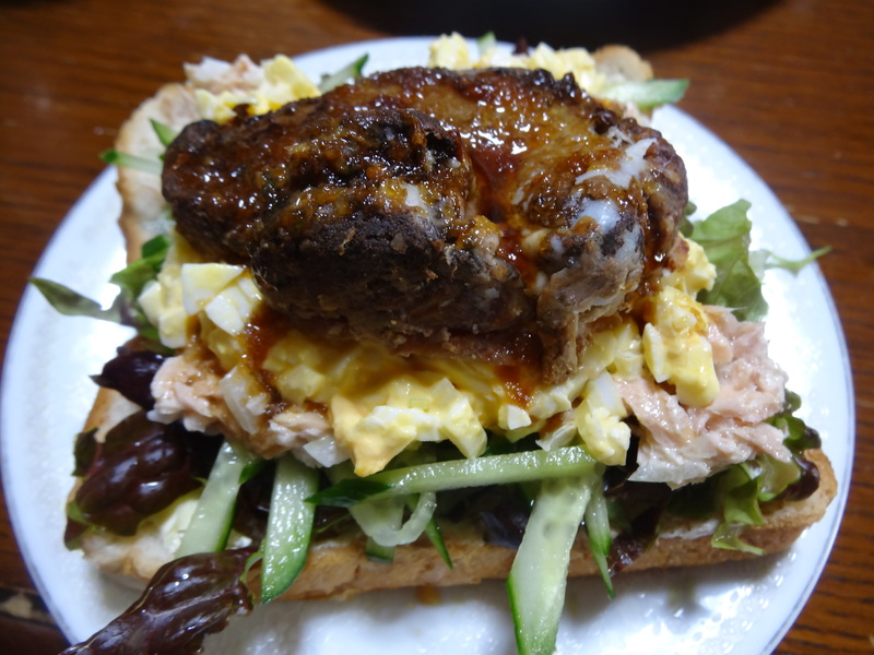 大晦日の一日、叉焼と野菜のオープンサンドウィッチ、銀鱈の煮付け、揚げ立て天麩羅で年越し蕎麦です。_c0225997_22134614.jpg