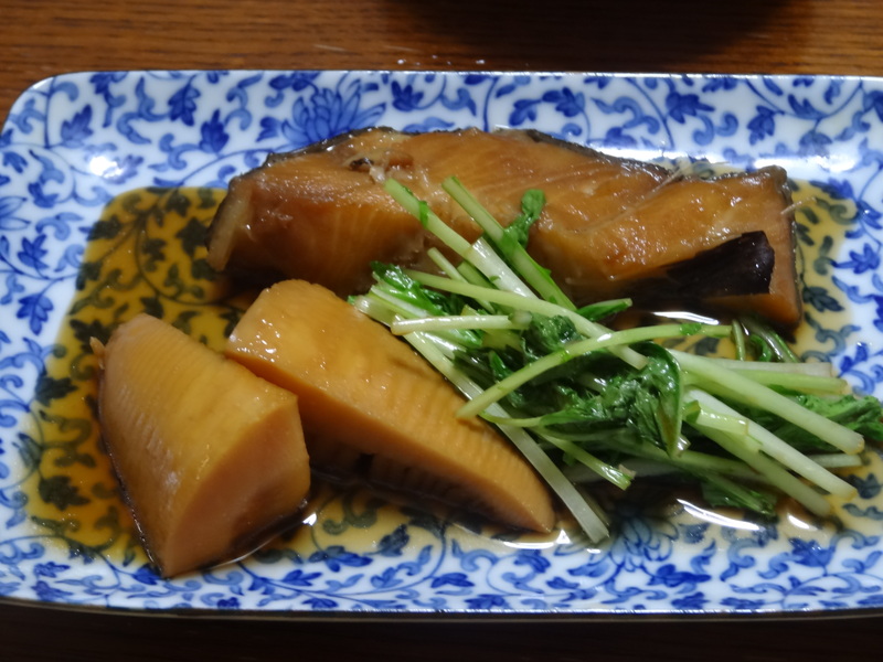 大晦日の一日、叉焼と野菜のオープンサンドウィッチ、銀鱈の煮付け、揚げ立て天麩羅で年越し蕎麦です。_c0225997_2216517.jpg