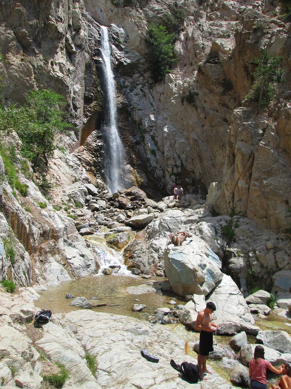 名前通り大きな滝　　　　　Big Falls & Alger Creek Trail in San Bernardino National Forest_f0308721_6554241.jpg