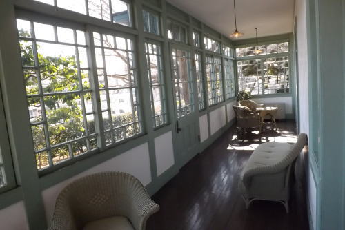 油彩画　横浜山手ブラフ18番館　F8号 油彩画 横浜山手ブラフ18番館 F8号 油彩画 横浜山手ブラフ18番館