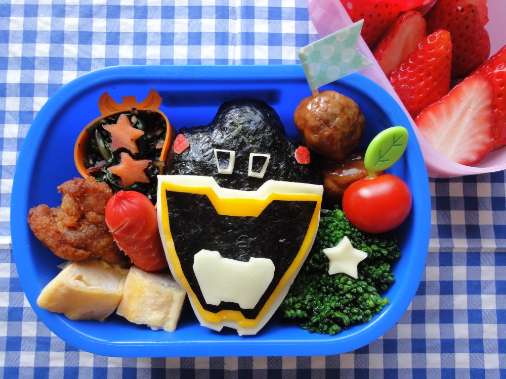 キャラ弁 キョウリュウジャーレッド 遠足のお弁当 平面編 子連れハワイ旅行blog