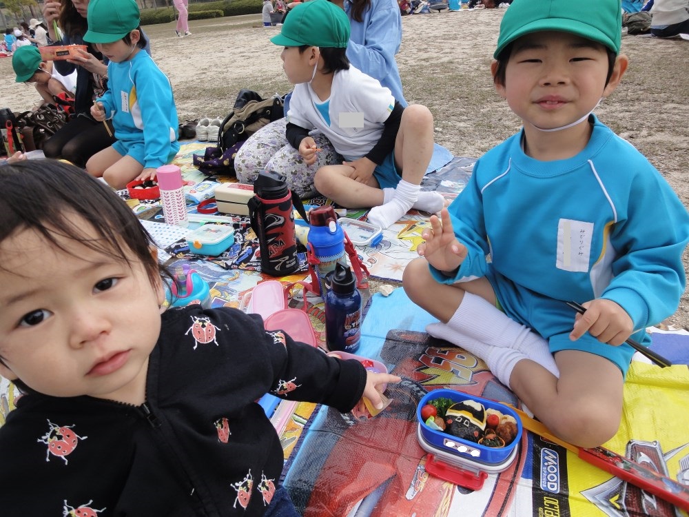 キャラ弁 キョウリュウジャーブラック 春の親子遠足のお弁当 子連れハワイ旅行blog