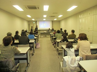 関市立図書館でコマ体験!_a0272042_19202064.jpg