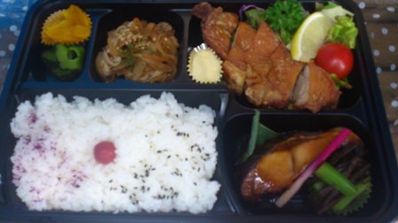 ボリューム弁当_b0237604_1614838.jpg