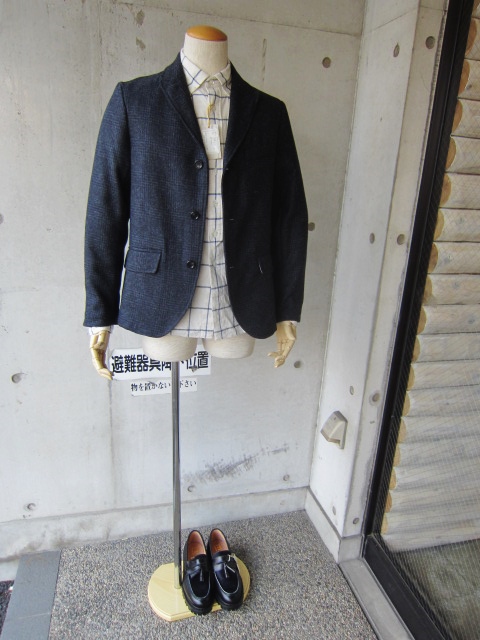 上品なフランスWORK ・・・ Honnete NAVY CHECK WOOL TAILRORED JKT!♪!_d0152280_173071.jpg