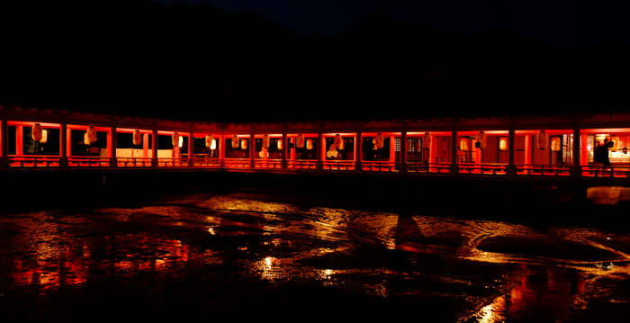「広島・宮島 厳島神社 朝詣で」_a0000029_1047348.jpg