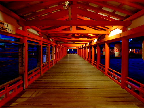 「広島・宮島 厳島神社 朝詣で」_a0000029_10491762.jpg