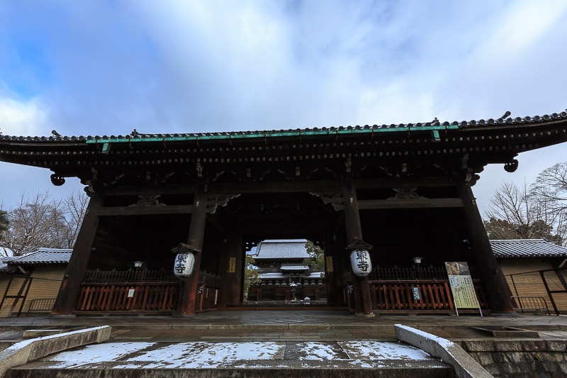 雪の東寺へ_f0224083_16454840.jpg