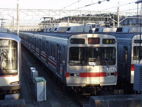 東急8590系田園都市線 : serendipity 東急8590系田園都市線 : serendipity