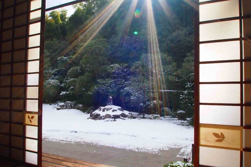 京都の「雪景色」東福寺塔頭にて_e0237645_1771694.jpg