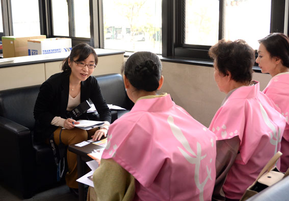 津市内の報道関係へ「ひな祭り」のPR_b0145257_2002589.jpg