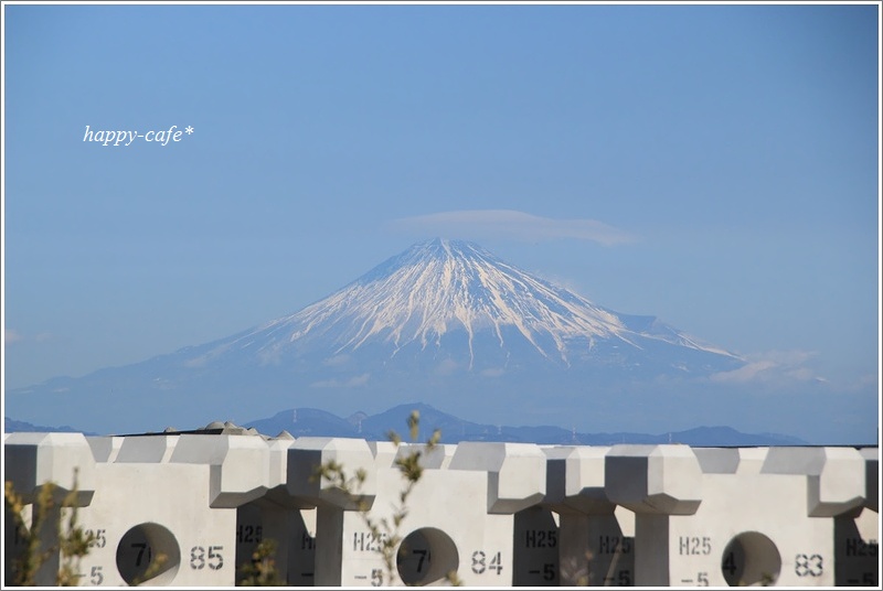 昨日の富士山♪　焼津新港にて_a0167759_1117666.jpg