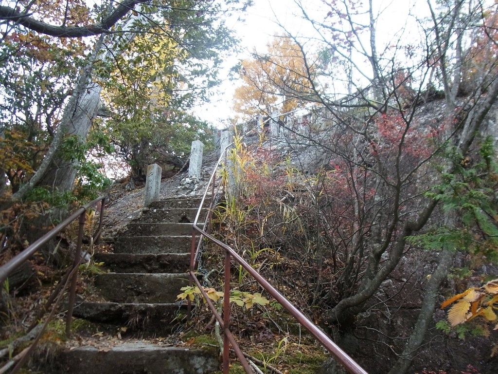 2013/11/03　霧藻ヶ峰　白岩前山　白岩山　雲取山　妙法ヶ岳　終編_d0233770_17512038.jpg