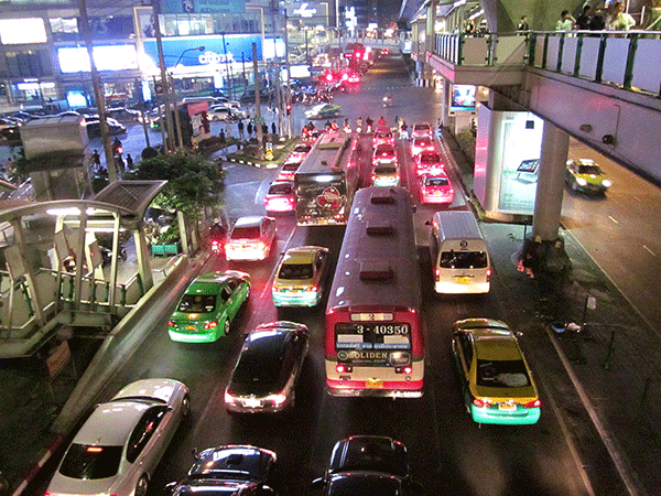 バンコク アソーク駅_f0101174_15314445.gif