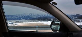 ....車窓から見える赤く染まる立山連峰は絶景でしょうね〜_b0194185_22183961.jpg