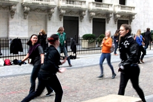 NYで鬼ごっこ大会?! Ninth Annual Freeze Tag on Wall Street, 2014!_b0007805_235265.jpg