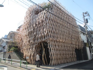 ユニークな建物 at　 Minami Aoyama！_d0091909_15252755.jpg